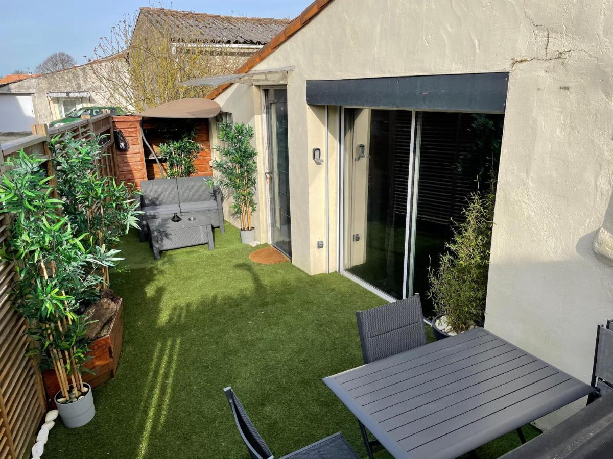 LOVE Suites&SPA Le Loft avec Jacuzzi privatif Médis Exterior foto