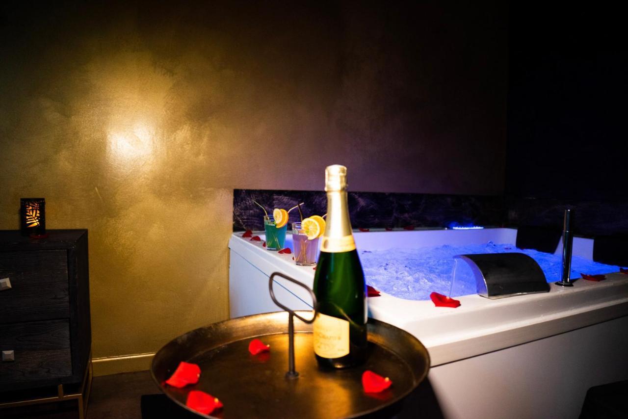 LOVE Suites&SPA Le Loft avec Jacuzzi privatif Médis Exterior foto