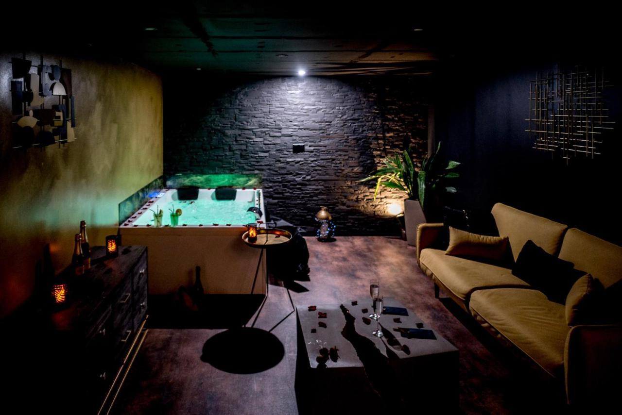 LOVE Suites&SPA Le Loft avec Jacuzzi privatif Médis Exterior foto